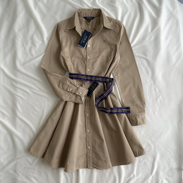Braunes Langarmkleid