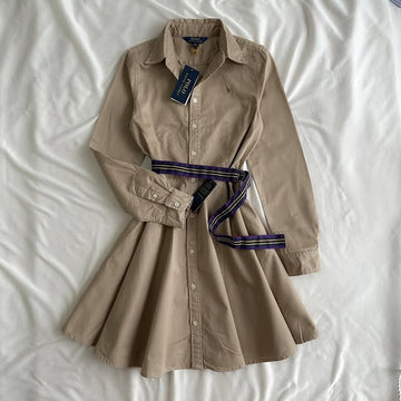 Braunes Langarmkleid