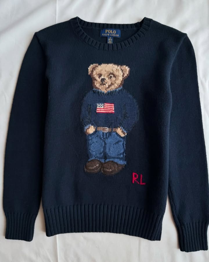 Dark blue round neck knit sweater with bear
