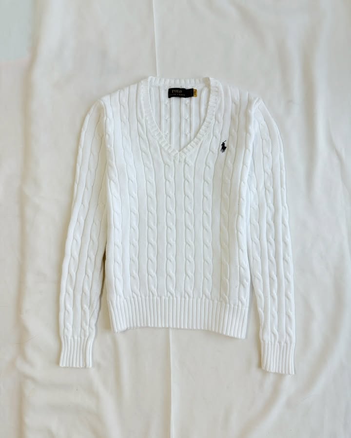 Pull en maille blanc à col en V