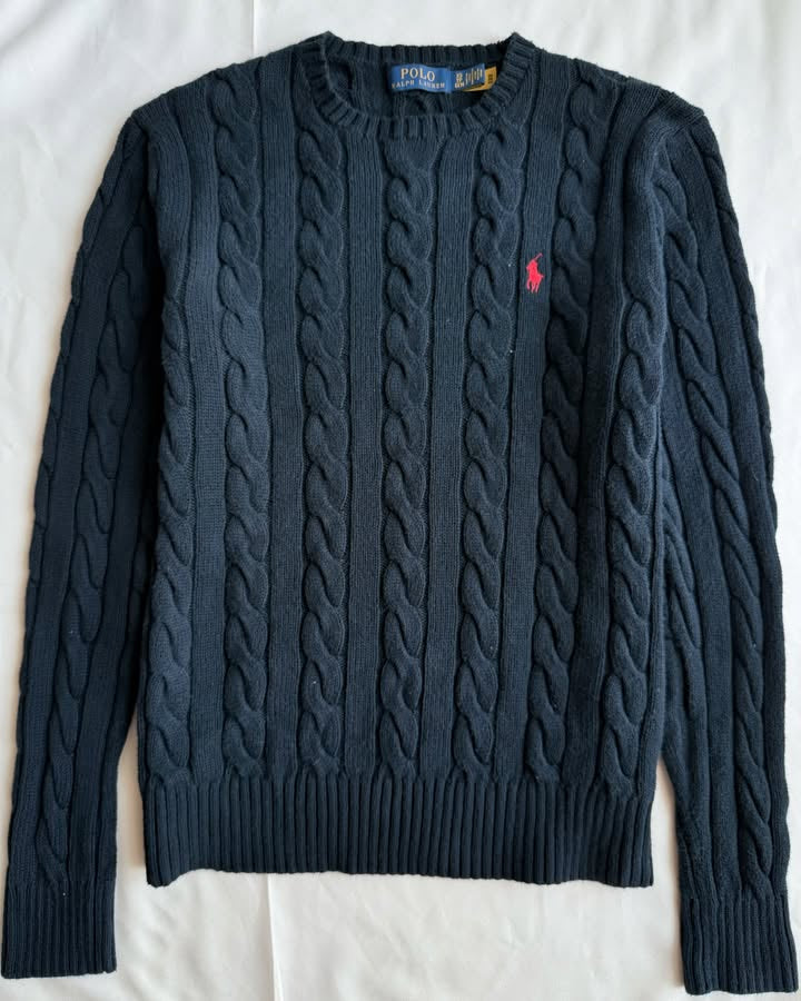 Dark blue round neck knit sweater