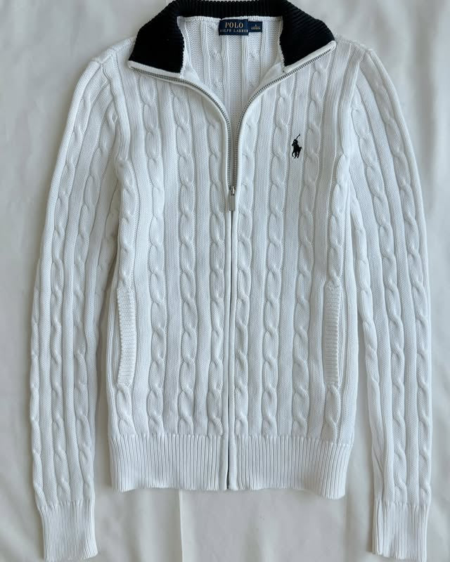 Veste en tricot blanc entièrement zippée