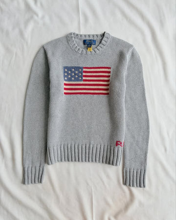 Grey round neck knit sweater with EEUU flag