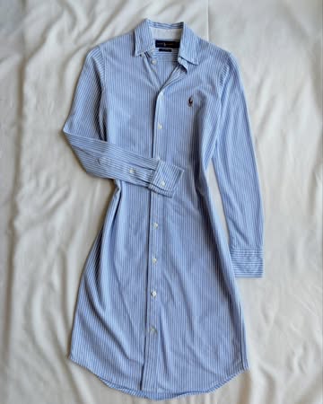 Blau-weiß gestreiftes Langarmkleid