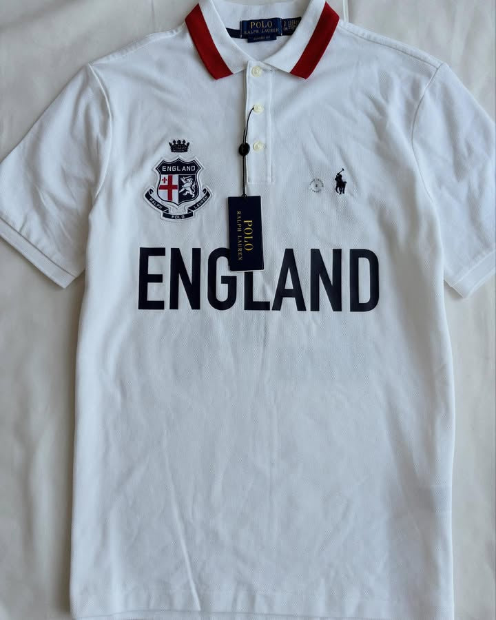 Polo blanc avec motifs brodés