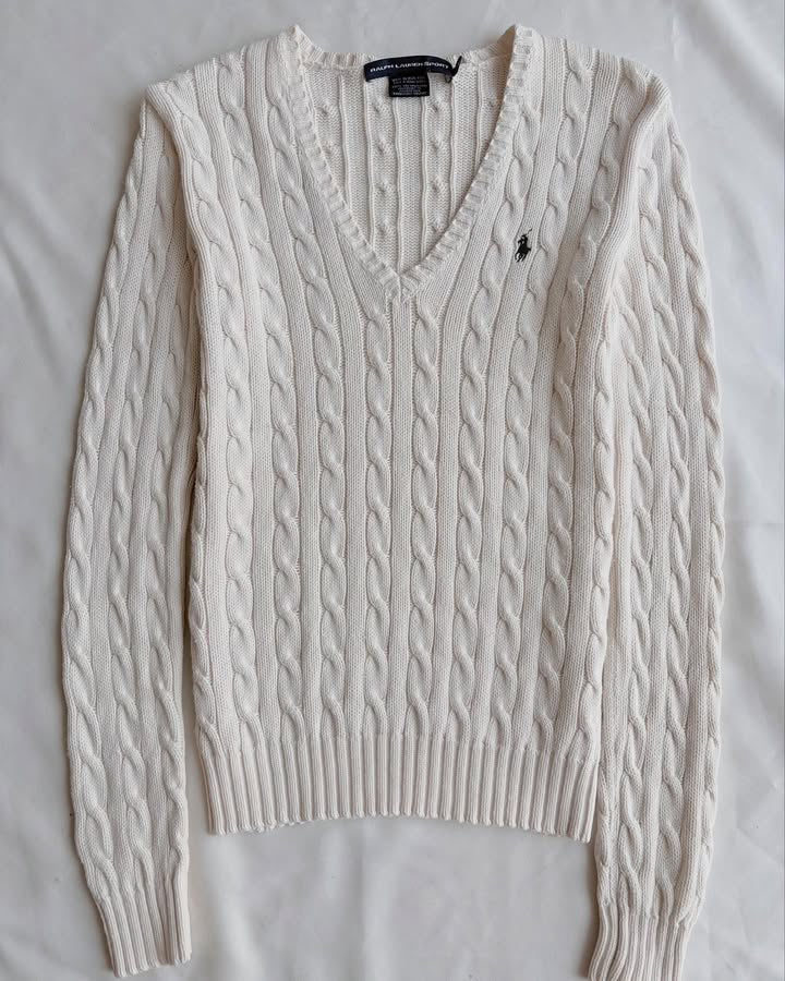 Cream white v-neck knit sweater