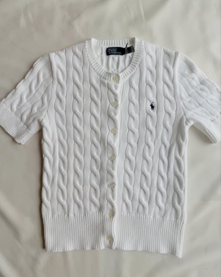 Weiße kurzärmlige Strickbluse