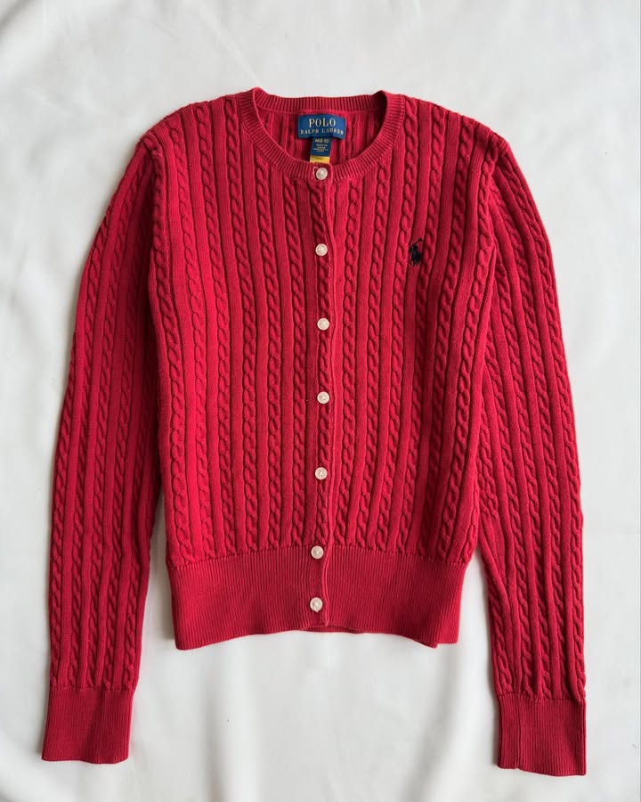 Chemisier en tricot rouge