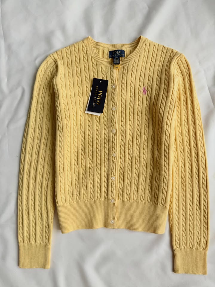 Chemisier en tricot jaune